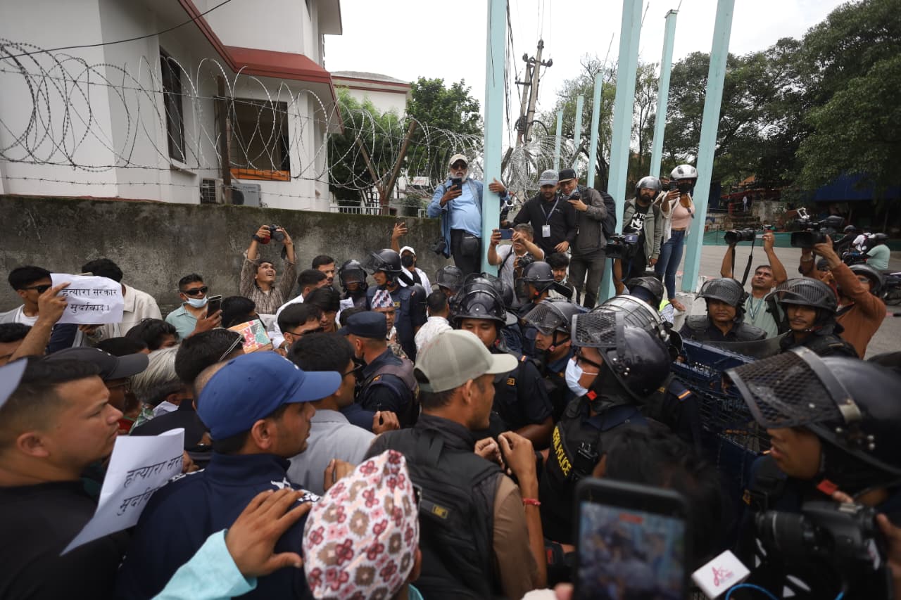 protest-youth-against-balen-sarkar (5).jpeg